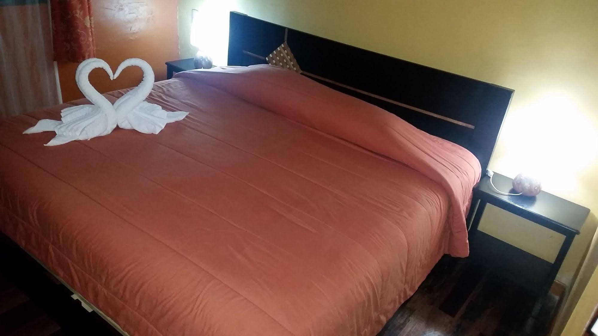 Wayras Hostal Ollantaytambo Eksteriør bilde